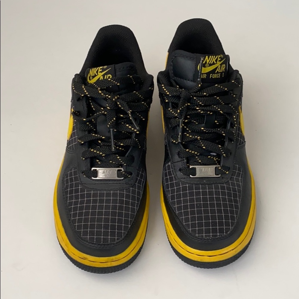 Black & Yellow Nike Air Force 1 low top.